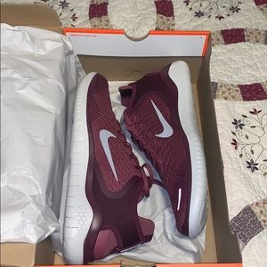 Men’s Nike free runs